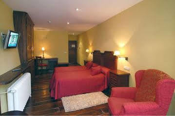 Hostal Santo Grial Santiago de Compostela Exterior photo