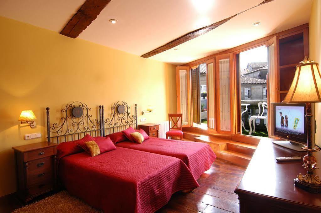 Hostal Santo Grial Santiago de Compostela Exterior photo